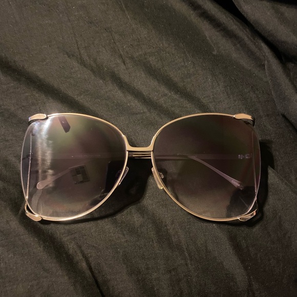 Sun Glasses - Picture 1 of 1